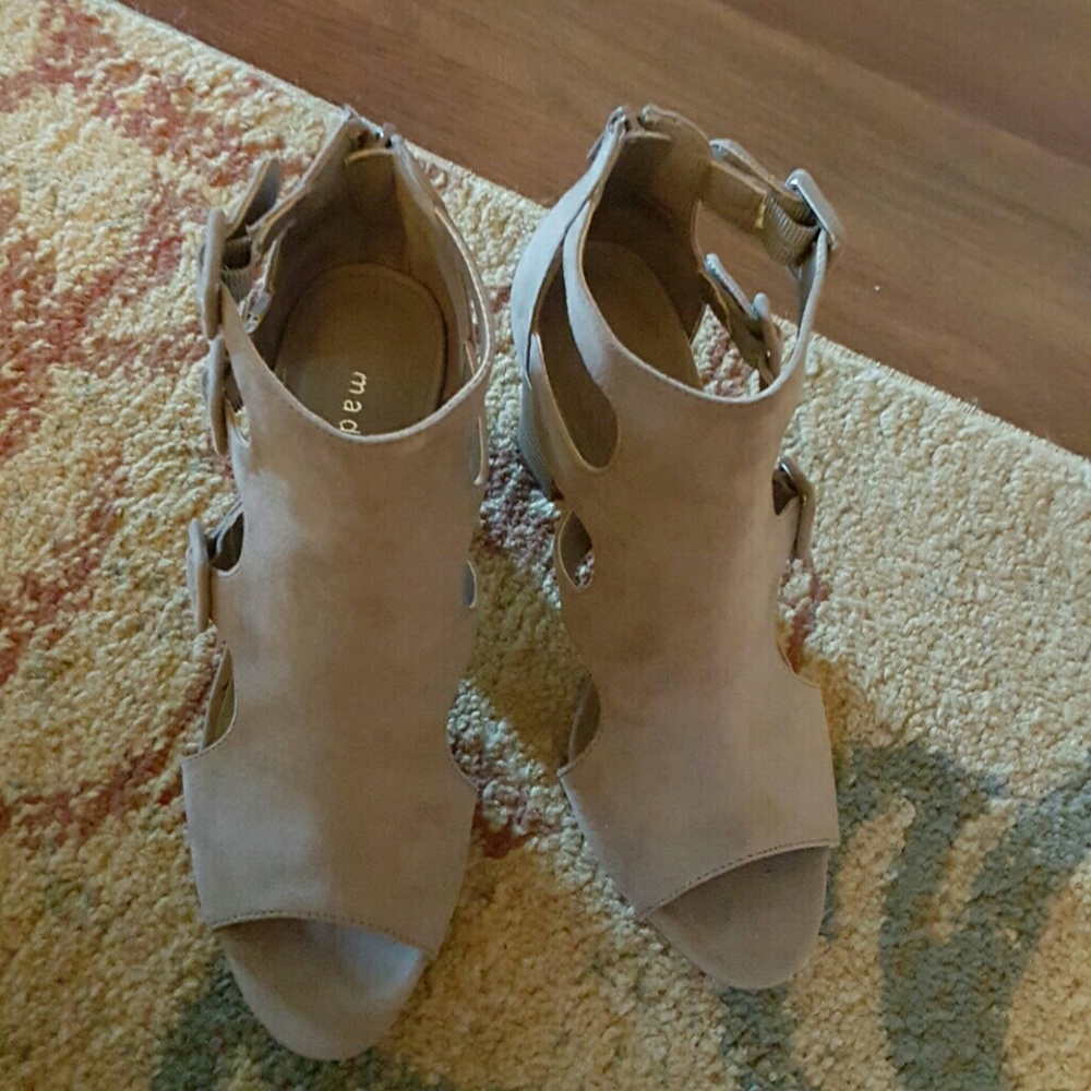 Madden Girl peep toe ankle boots size 6.5 EUC - Picture 2 of 4